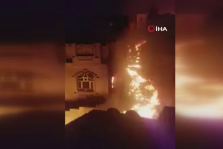 Yemen'de yakıt deposunda &ccedil;ıkan yangın evlere sı&ccedil;radı