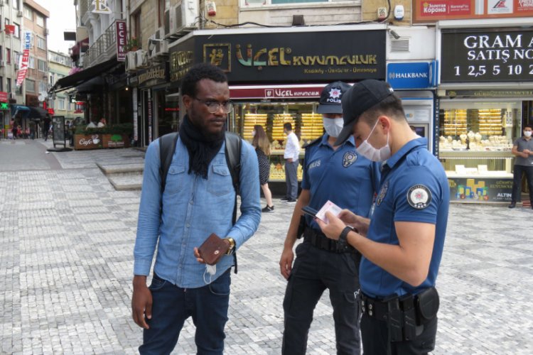 Kadık&ouml;y'de denetim; Maske takmayanlara ceza