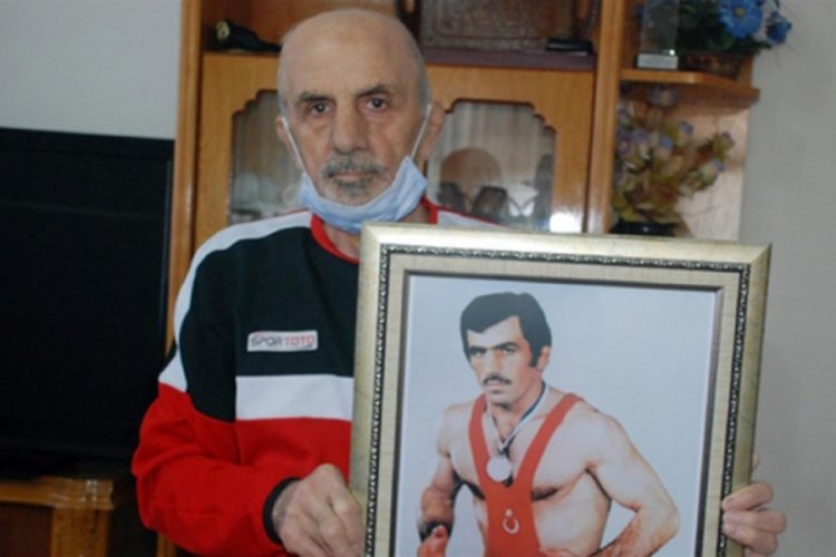 Bakan Kasapoğlu'ndan Vehbi Akdağ i&ccedil;in taziye