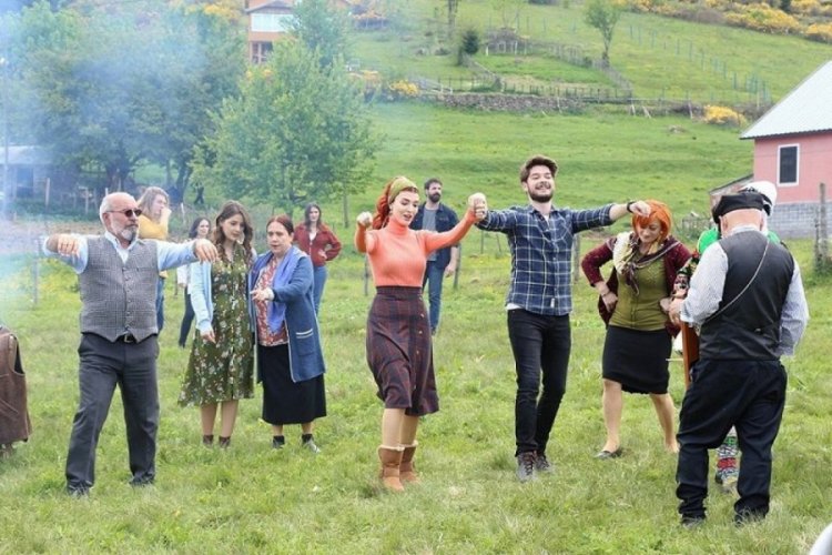 Kuzey Yıldızı İlk Aşk'ın başrol oyuncularından veda