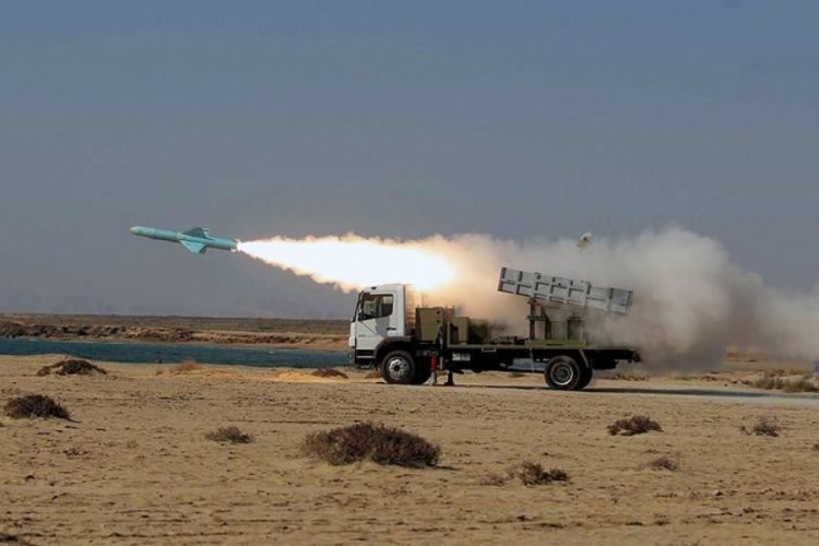 İran'dan Irak sınırındaki 'ter&ouml;r gruplarını temizlemek i&ccedil;in' tatbikat