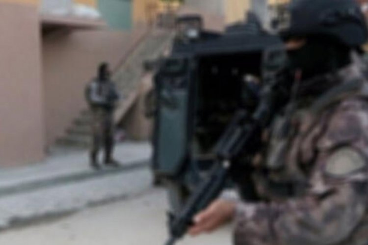 Interpol tarafından aranıyorlardı! DEAŞ'lı ter&ouml;ristler yakalandı