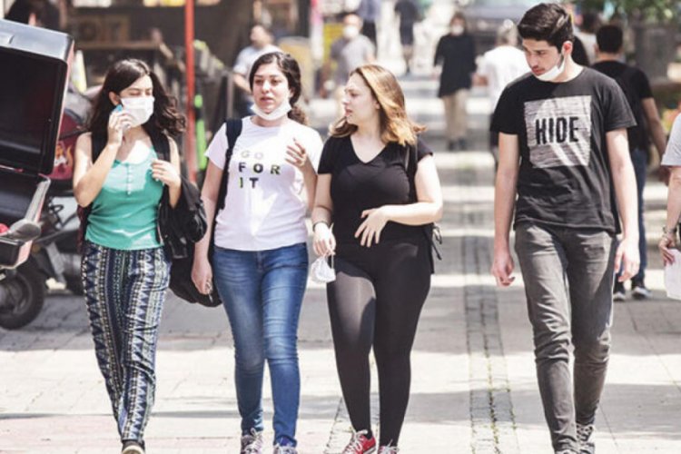 Koronavir&uuml;s toplantısında &ouml;nemli karar: Hedef kitle gen&ccedil;ler