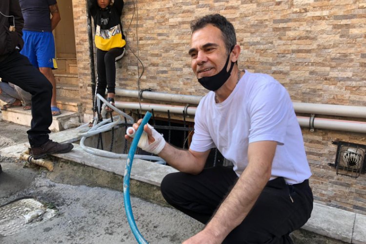 Uzatılan su hortumu ile hayata tutundu