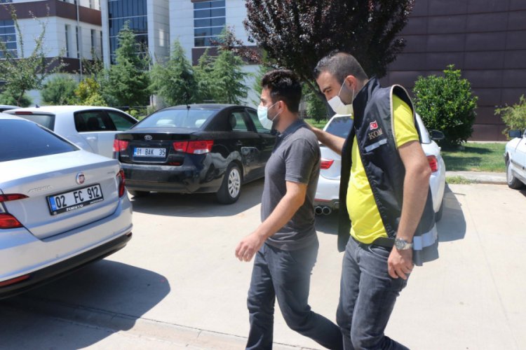 Adıyaman'da FET&Ouml; operasyonu: 8 g&ouml;zaltı
