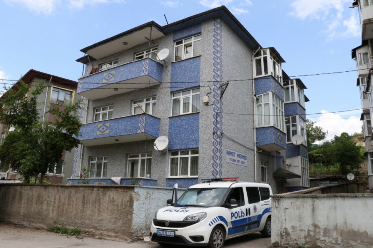 Korona vir&uuml;s g&ouml;r&uuml;len apartman karantinaya alındı
