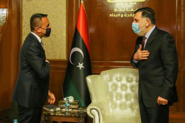 İtalya Dışişleri Bakanı Di Maio, Libya Başbakanı Sarrac ile g&ouml;r&uuml;şt&uuml;