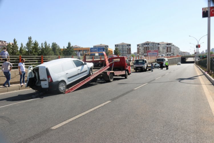 Zincirleme trafik kazası: 2'si &ccedil;ocuk 7 yaralı