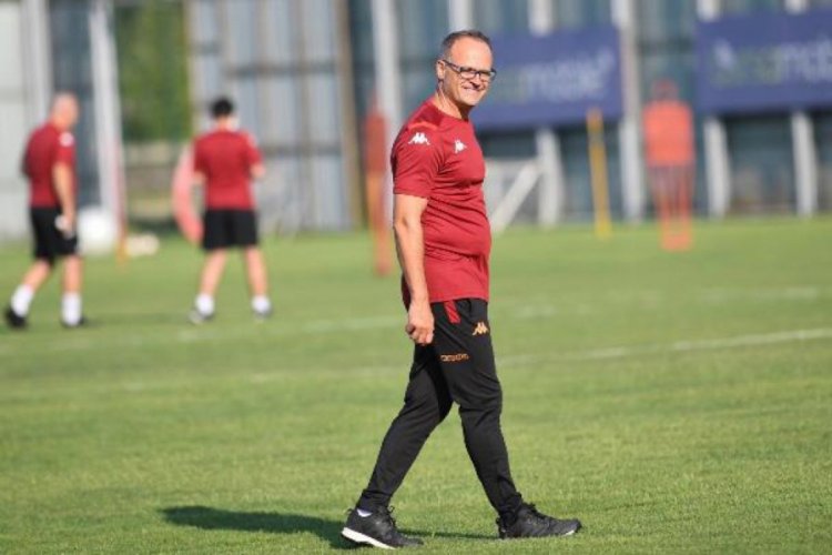 İrfan Buz kolları sıvadı