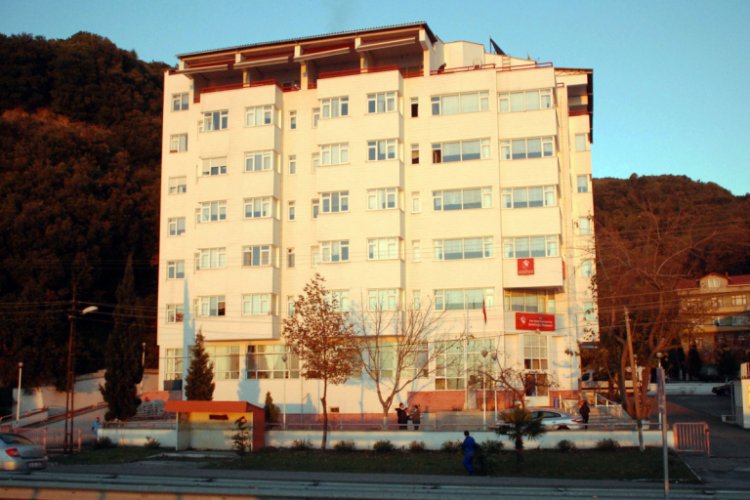 Gıda zehirlenmesi ş&uuml;phesiyle 9 kişi hastanelik oldu