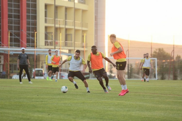 Yeni Malatyaspor'da Fenerbah&ccedil;e mesaisi s&uuml;r&uuml;yor