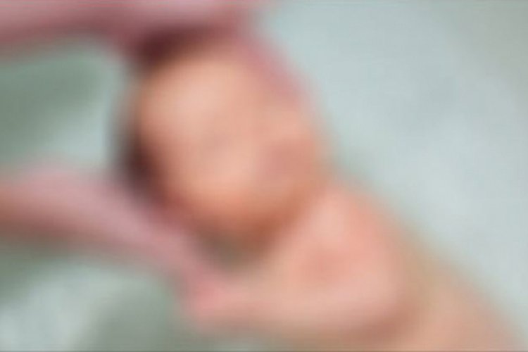 Hastane tuvaletinde doğurduğu bebeği &ccedil;&ouml;pe atan anneye 16 yıl hapis