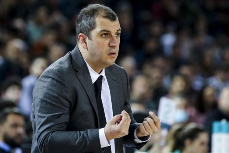 T&uuml;rk Telekom Başantren&ouml;r&uuml; G&ouml;ren: M&uuml;thiş bir basketbol antren&ouml;r&uuml; T&uuml;rkiye'den ge&ccedil;ti
