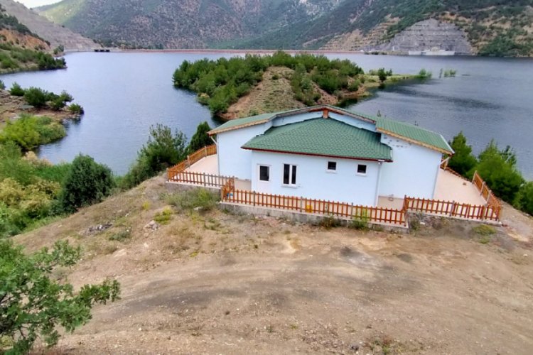 &Ccedil;orum'da turizm ama&ccedil;lı kurulan tesis &ccedil;&uuml;r&uuml;meye terk edildi