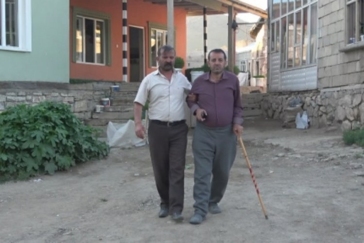 Yaralı adam Van'daki depremde ikinci kez yaralandı