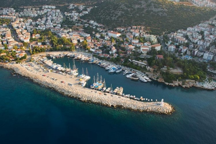 Kaş'ta yanan ormanlık alanın imara a&ccedil;ıldığı iddiaları yalanlandı