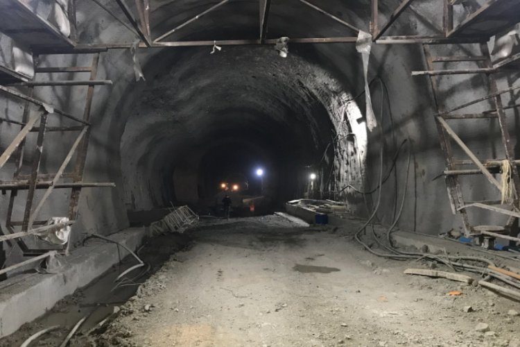Kop Dağı T&uuml;neli'nin y&uuml;zde 58'i tamamlandı