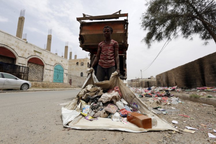 Yemen'de milyonlarca &ccedil;ocuk a&ccedil;lık sınırında