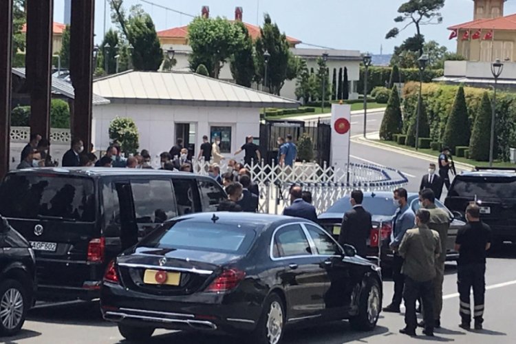 Cumhurbaşkanı pandemiden sonra İstanbul'da ilk kez cemaatle Cuma namazı kıldı