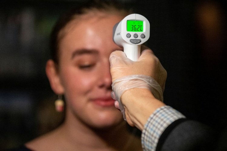 Avustralya &ccedil;ifte test uygulamasına ge&ccedil;iyor