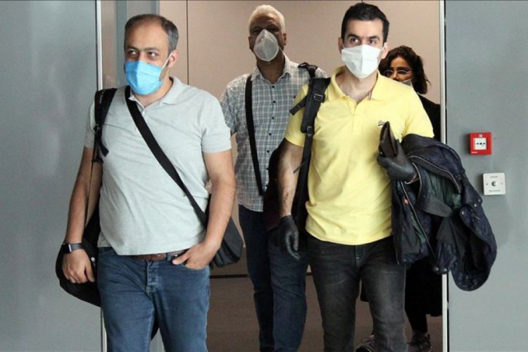 İranlı yolcuları taşıyan u&ccedil;ak İstanbul'a geldi