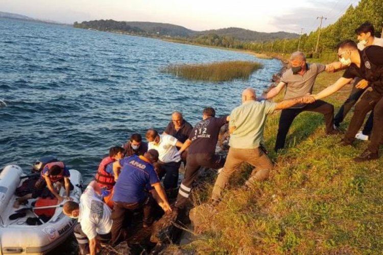 Sakarya'da serinlemek i&ccedil;in girdiği g&ouml;lden cansız bedeni &ccedil;ıktı