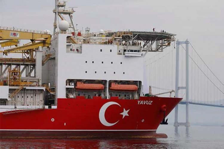 Yavuz gemisine &ccedil;irkin provokasyon!