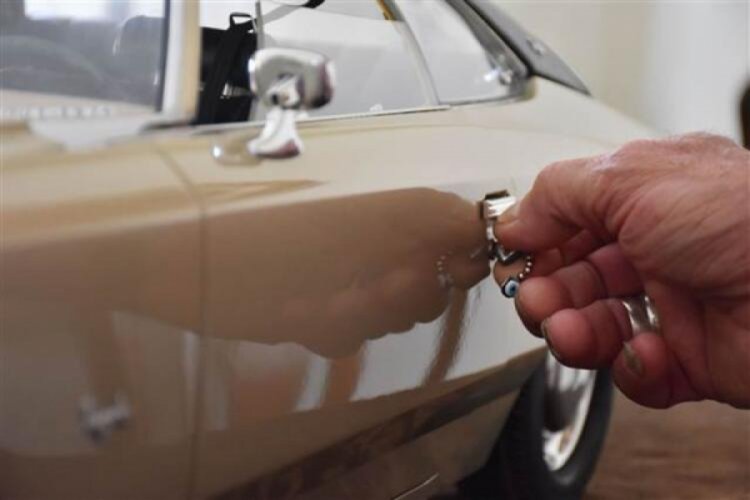 Klasik otomobilin m&uuml;nyat&uuml;r&uuml;n&uuml; 36 yılda yaptı