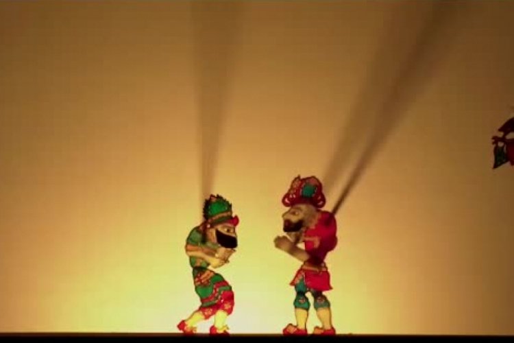 Bursa'da Karag&ouml;z ile Hacivat'tan "maske, mesafe ve temizlik" uyarısı