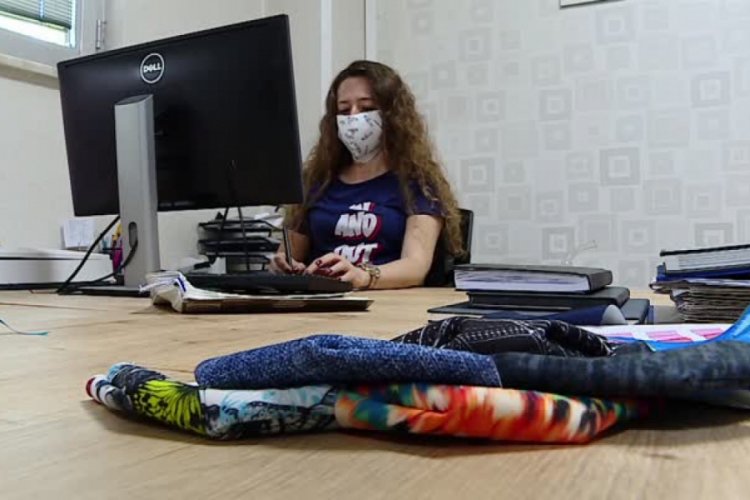 Bursa'da yaz sıcağına karşı serinlik veren maske &uuml;rettiler