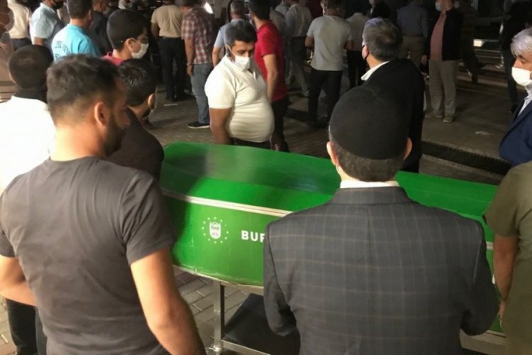 Bursa'daki sel felaketinde hayatını kaybeden Derya, g&ouml;zyaşlarıyla toprağa verildi