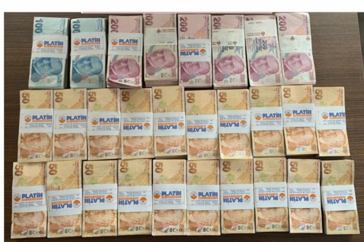 Kendini savcı olarak tanıttığı &ccedil;iftin 270 bin lirasını alan ş&uuml;pheli yakalandı