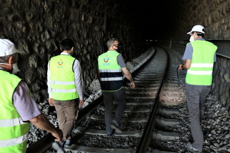 Demiryolu t&uuml;nellerinde kot d&uuml;ş&uuml;rme &ccedil;alışmaları başladı