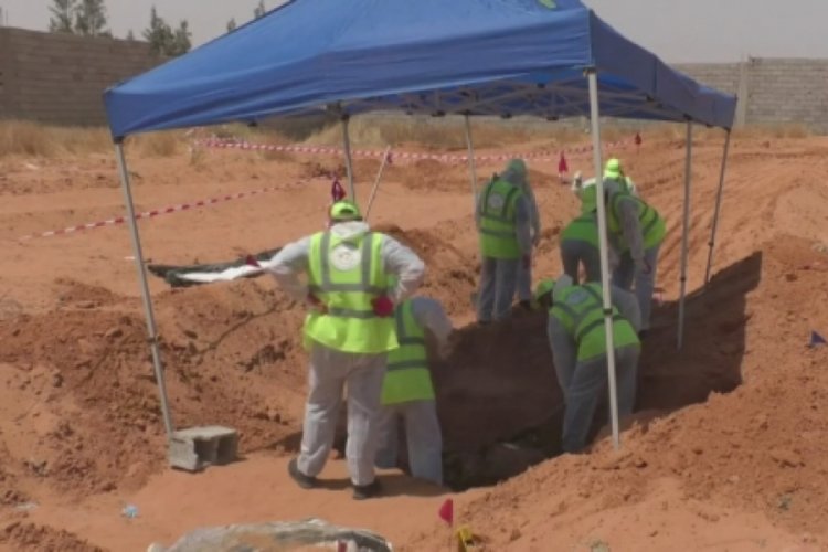 Libya'daki toplu mezarlardaki kazı çalışmaları sürüyor