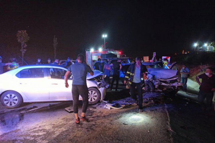 Bursa plakalı otomobille çarpıştı: 6 yaralı