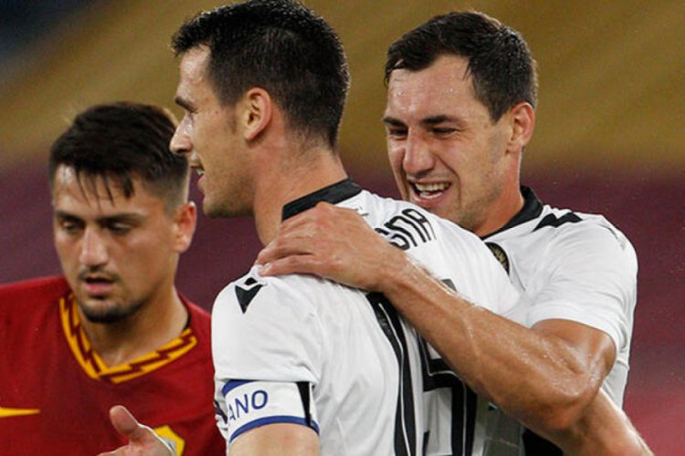 Cengiz &Uuml;nderli Roma, Udinese'ye yıkıldı!