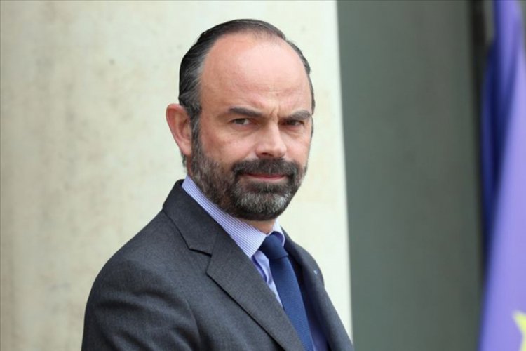 Fransa Başbakanı istifa etti!