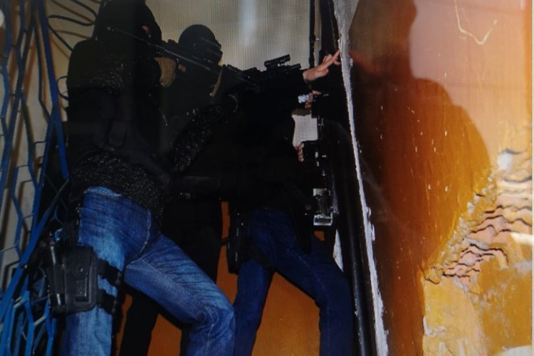 Sosyal medya &uuml;zerinden ter&ouml;r &ouml;rg&uuml;t&uuml;n&uuml; &ouml;venlere operasyon: 17 g&ouml;zaltı