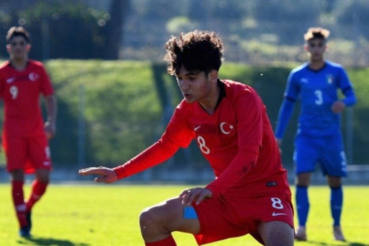 Ozan İsmail Ko&ccedil; ve Tuğbey Akg&uuml;n A takıma &ccedil;ıktı