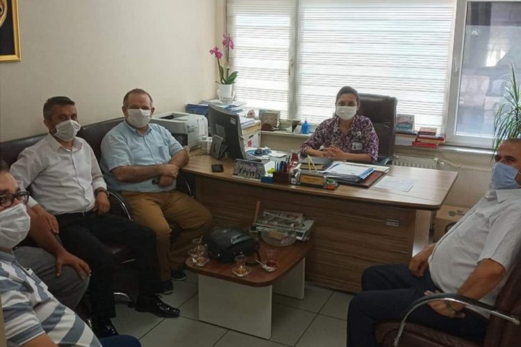 Bursa'da sağlık çalışanları için kiraz topladılar