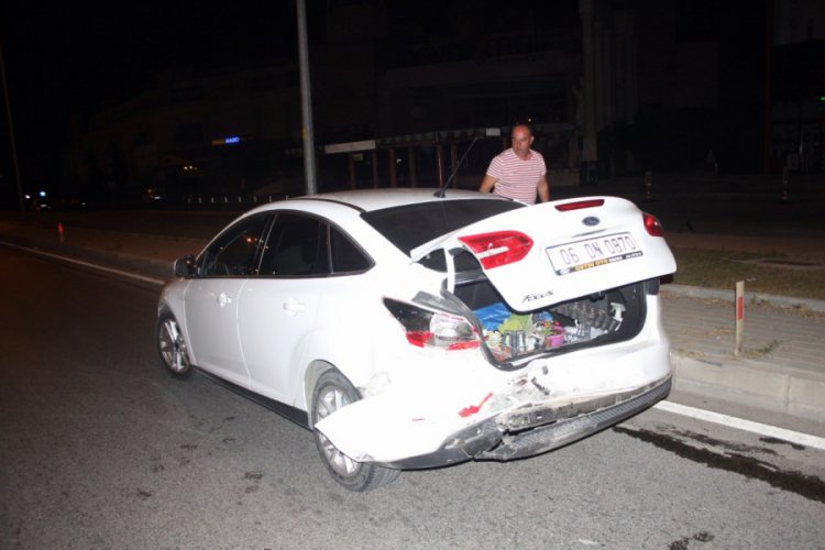 Antalya'da alkoll&uuml; s&uuml;r&uuml;c&uuml; kaza yaptı