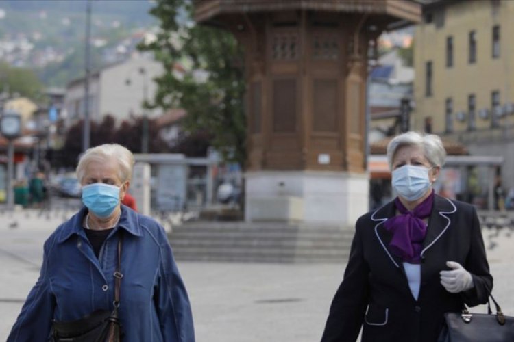 Balkan &uuml;lkelerinde Kovid-19 vakalarının artmasıyla bazı tedbirler geri getirildi