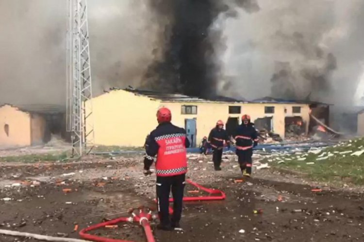 Bakan Koca'dan fabrika patlamasına ilişkin zehirli gaz uyarısı