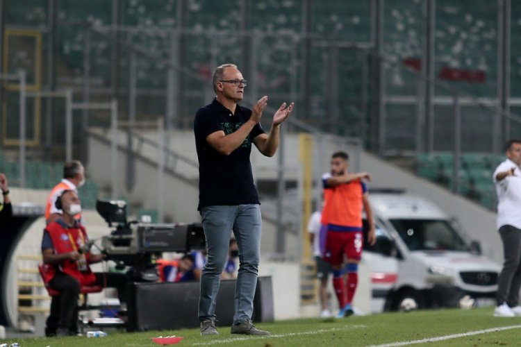 Bursaspor Teknik Direkt&ouml;r&uuml; Buz: "Bursaspor olarak buralarda olmamamız gerekiyor"