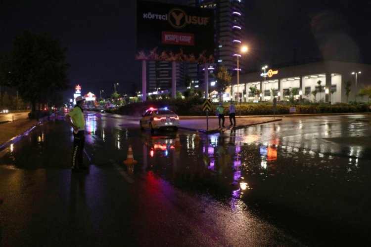 Denizli'de etkili sağanak hayatı olumsuz etkiledi