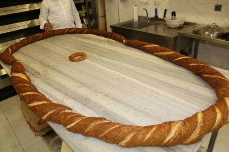 6 metre &ccedil;apındaki simit ilgi g&ouml;rd&uuml;