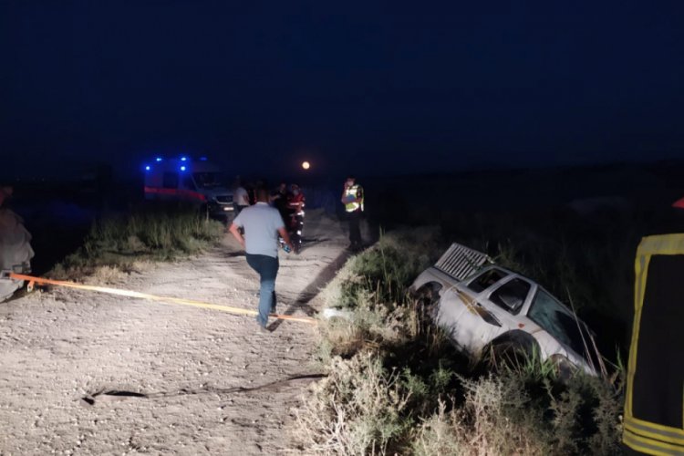 Kamyonet sulama kanalına devrildi: 2 Afgan &ouml;ld&uuml;