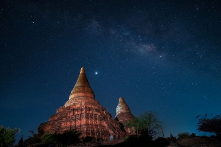 Myanmar'da tapınaklara yağmacı koruması