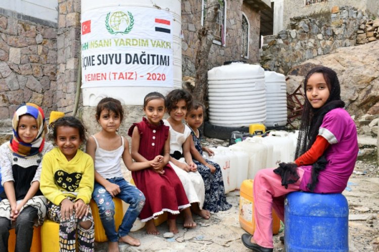 T&uuml;rkiye'den Yemen'e b&uuml;y&uuml;k yardım