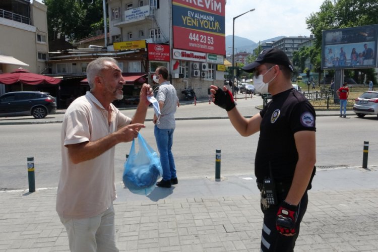Bursa polisi, maske ve mesafe kuralına uymayanları affetmedi